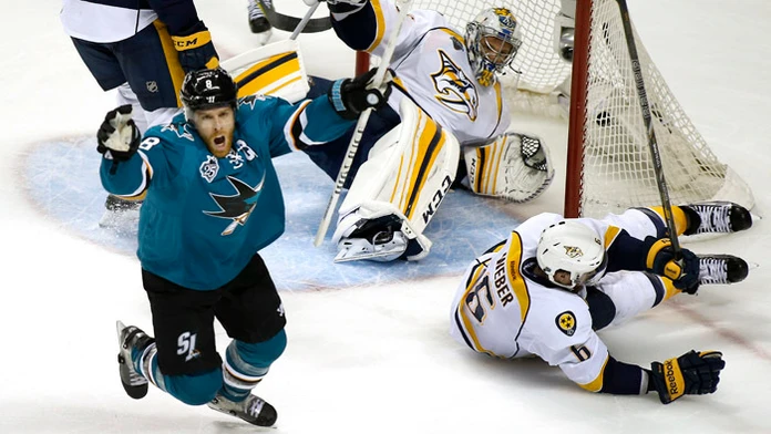 Hokejisti San Jose vedú v semifinále play off Západnej konferencie NHL nad Nashvillom už 2:0 na zápasy.
