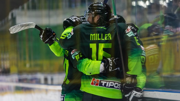 Hokejisti Žiliny sa radujú z gólu