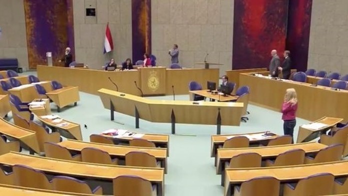 Pokus o samovraždu v holandskom parlamente