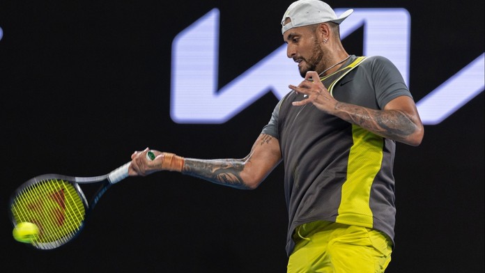 Rozmýšľal ako hrať, aby ho telo nebolelo. Kyrgios po vypadnutí z AO prekvapil nečakaným vyjadrením