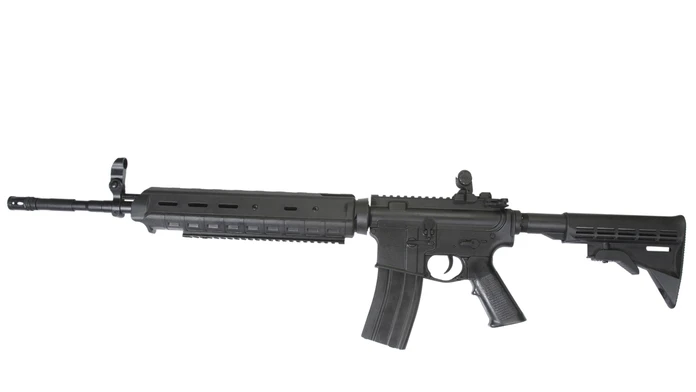 Puška M16.