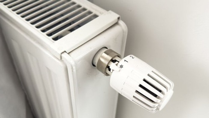 VIDEO: Muž chcel ušetriť na kúrení. Z jeho bytu sa stalo ľadové kráľovstvo