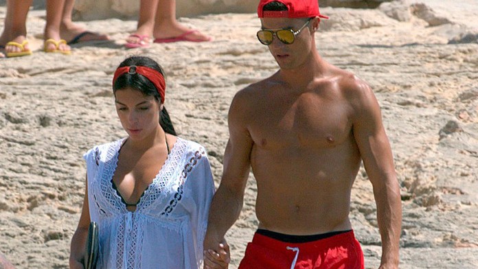 Ronaldova priateľka potvrdila, že je tehotná. Prezradila aj pohlavie bábätka