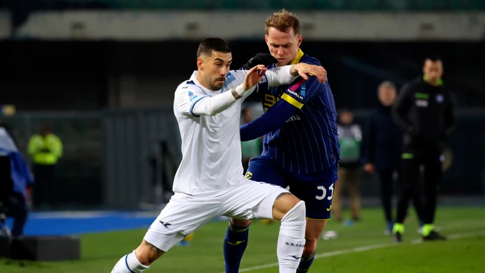 Slovenský futbalista si po vylúčení neudržal nervy na uzde, mal uraziť rozhodcu. Pár zápasov vynechá