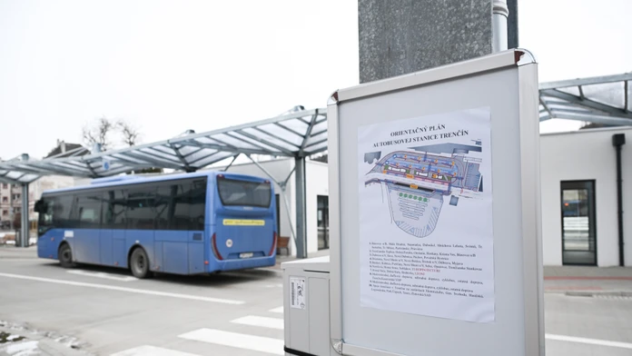 Absurdné pravidlo v autobusoch končí. Na zastávkach už nebude platiť zákaz nastúpiť či vystúpiť