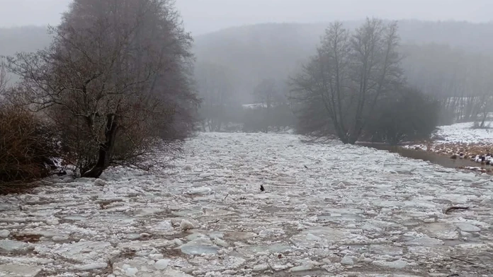 Na snímke ľadové kryhy na Slatine.
