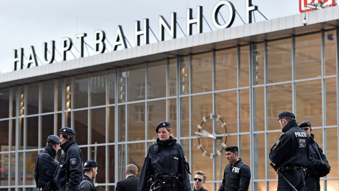 Rukojemnícka dráma v Kolíne v Nemecku