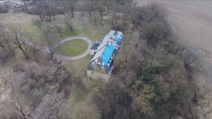 Kaštieľ v Žarnove.