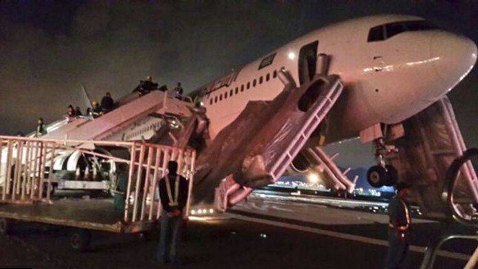 Boeing 767 núdzovo pristál v Medine