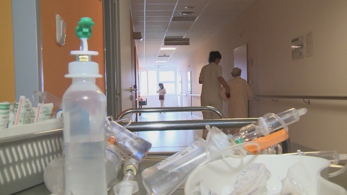 Zdravotníci varujú pred úplným kolapsom zdravotníctva. Súčasný stav podľa nich dosiahol kritickú hranicu