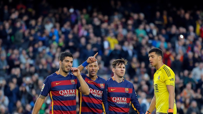 Hviezdne trio Barcelony zľava Luis Suarez, Neymar a Lionel Messi.