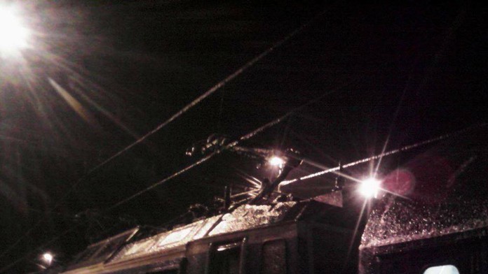 Mrznúci dážď paralyzoval vlakovú dopravu