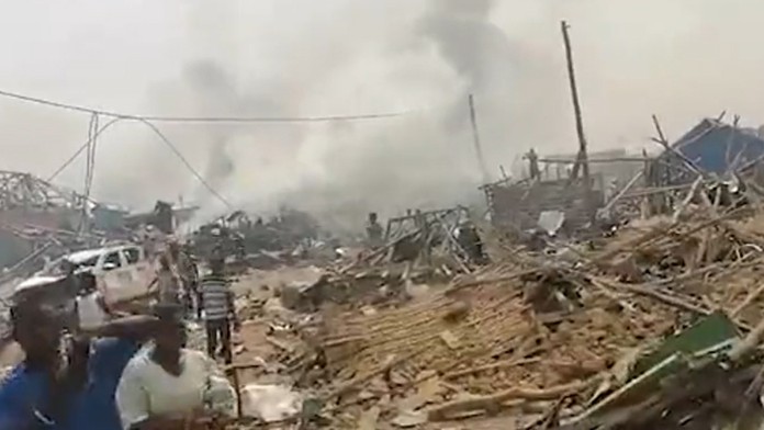 Výbuch po dopravnej nehode v Ghane si vyžiadal najmenej 17 mŕtvych.