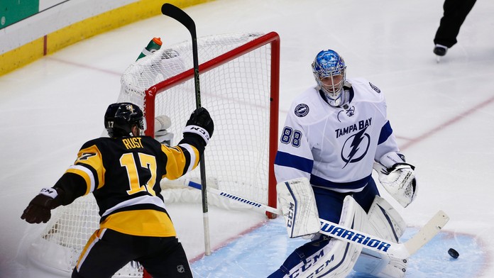Hokejisti Pittsburghu triumfovali v druhom súboji finále play off Východnej konferencie zámorskej NHL.