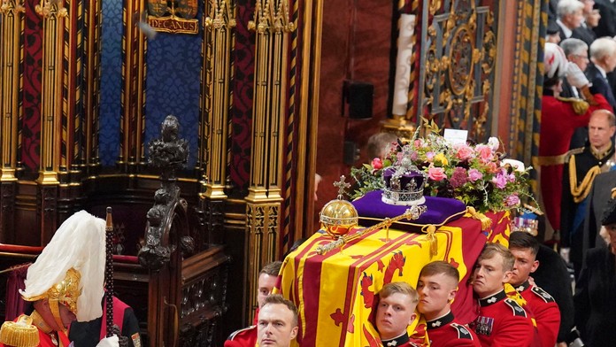 Mladý vojak (†18) strážil rakvu kráľovnej Alžbety II. O niekoľko dní ho našli mŕtveho