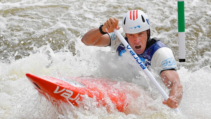 Michal Martikán počas semifinálovej jazdy v kategórii C1 mužov na majstrovstvách Európy vo vodnom slalome.