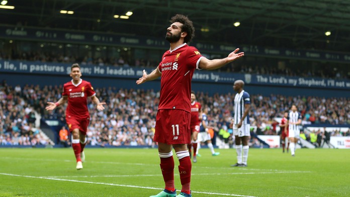 Mohamed Salah oslavuje svoj gól, ktorým vyrovnal rekord Premier League.