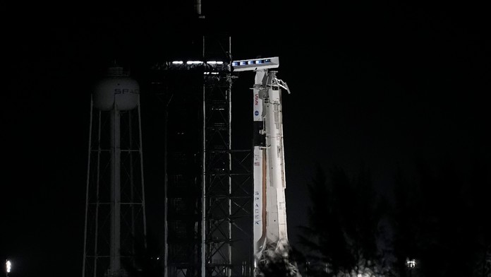 Štart rakety SpaceX s posádkou na ISS opäť zmarilo nepriaznivé počasie