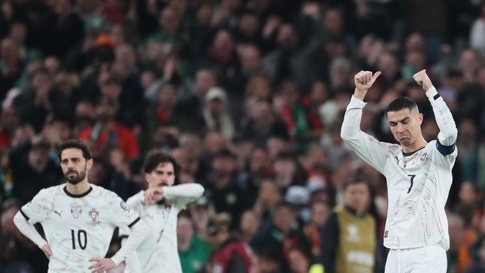 VIDEO: Cristiano Ronaldo si po vylúčení neodpustil teatrálne gestá. Môže prísť o úvod MS