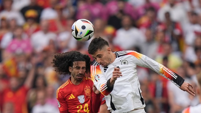 Jeho ruka zo zápasu proti domácim neostala bez odozvy. Cucurella skritizoval bučanie fanúšikov