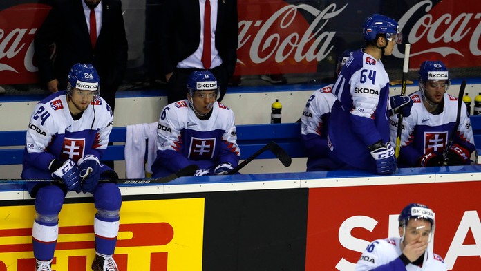 Smutná slovenská striedačka po prehre s Nemeckom na MS 2019.