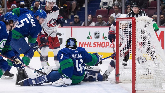 Halák zlikvidoval 21 z 24 striel hosťujúcich hráčov.