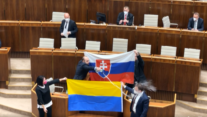 Rozprava v parlamente.