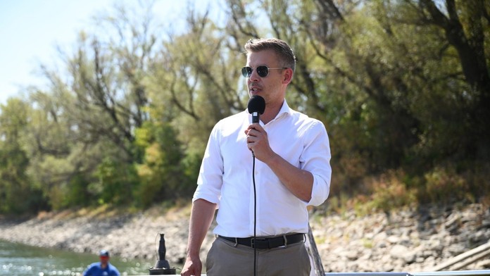 Péter Magyar. 