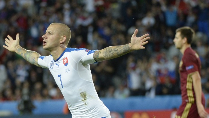 Vladimír Weiss sa teší z gólu do siete Ruska na 1:0.