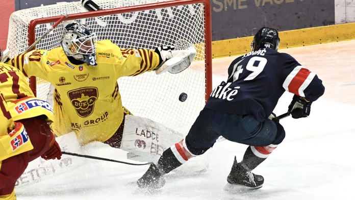 Extraliga: Trenčín prestrihol víťaznú šnúru Slovana, Poprad otočil. Až tri duely museli rozlúsknuť nájazdy