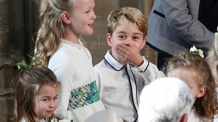 Princ George a jeho grimasy. 