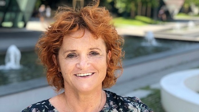 Leoš zahájil rozcvičku.