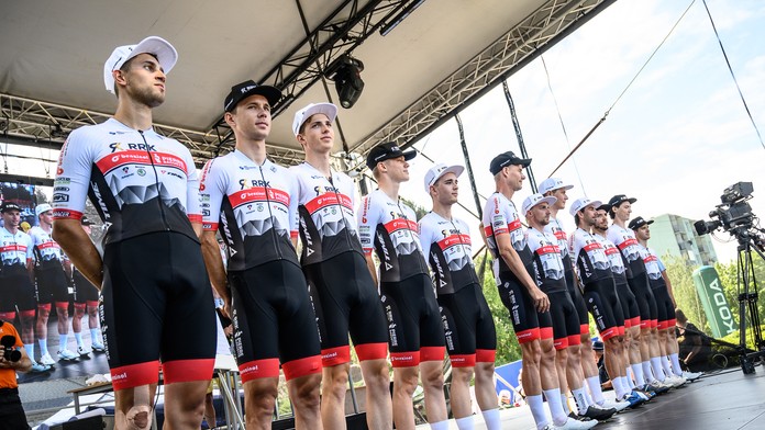 Tím Pierre Baguette