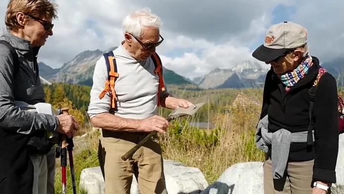 Turisti s rekvizitou.