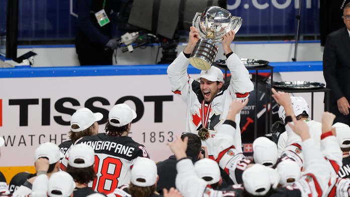 Kanaďania sú majstri sveta v hokeji, titul získali v Rige.