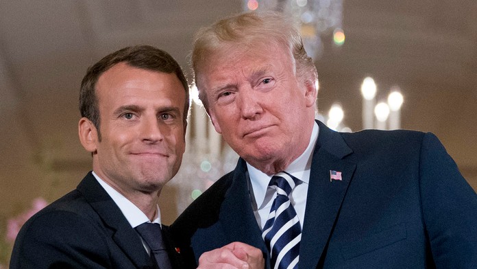 Macron a Trump ukázali pred novinármi svoj dobrý vzťah. 