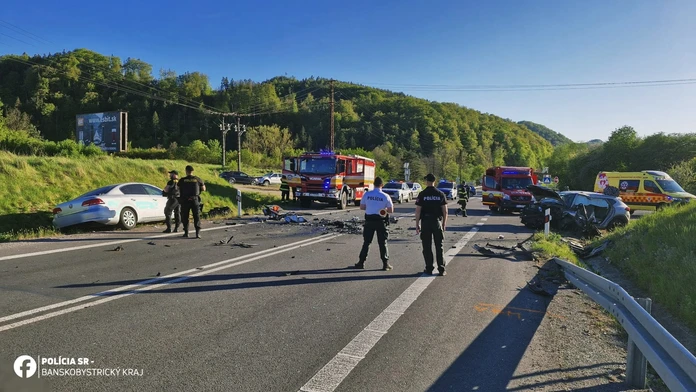 Čelná zrážka pri Brusne si vyžiadala troch ťažko zranených