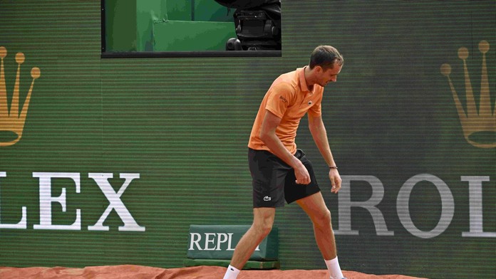 VIDEO: Najhorší zápas v kariére. Bývalá svetová jednotka hanebne prehrala, Rus prežíval frustráciu