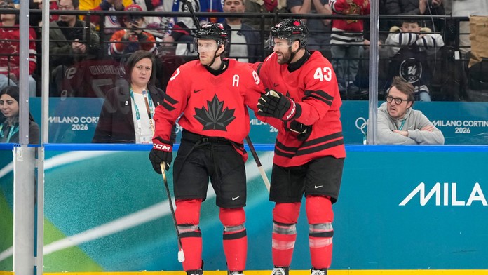 Kanadský valec prešiel aj francúzskeho outsidera. Favorit turnaja uzavrel skupinu vysokým triumfom