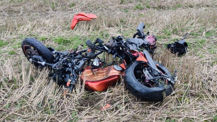Zrážku s autom neprežil 36-ročný motocyklista.