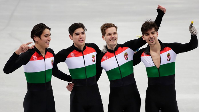 Šortrekári Maďarska senzačne triumfovali v štafete mužov na 5000 m na ZOH v Pjongčangu.