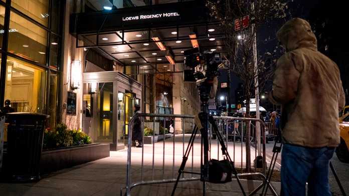 Agenti FBI vykonali v pondelok súdom nariadenú raziu v kanceláriách Michaela Cohena.