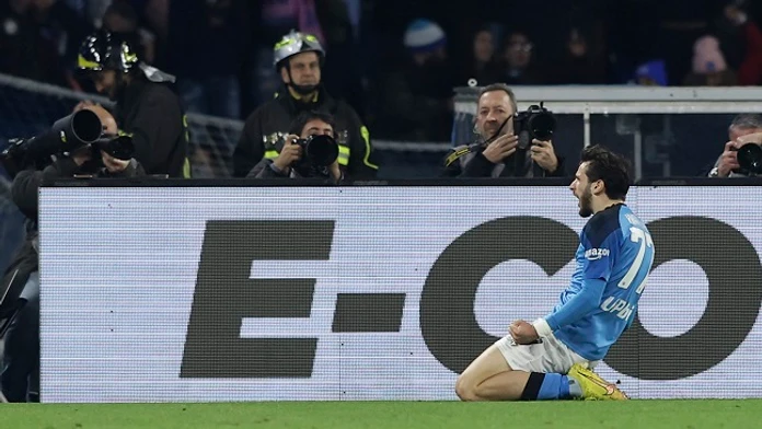 Čierny piatok pre Juventus. Neapol s Lobotkom mu naložil päťku a zvýšil náskok na čele