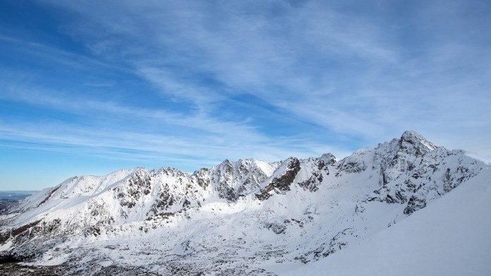 Vianočná turistika na poľskej strane Tatier sa môže skomplikovať. Horskí záchranári upozorňujú na nepriaznivé podmienky