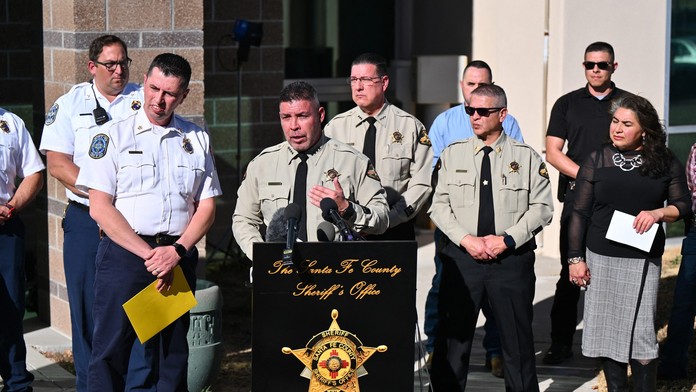 Vyšetrovatelia smrti Genea Hackmana preverujú možnú stopu. Nález v dome herca vyvolal obavy