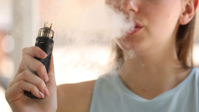 Vapovanie, elektronická cigareta. Ilustračná snímka. 