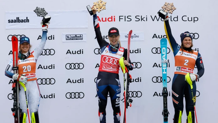 Mikaela Shiffrinová opäť nedala konkurencii šancu. Sezónu zakončila jubilejným triumfom