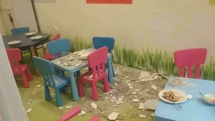 Na deti padla omietka 