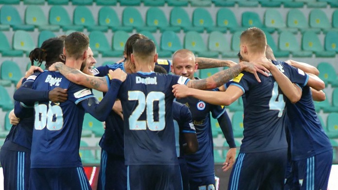 Policajný zásah v parku v Readingu.