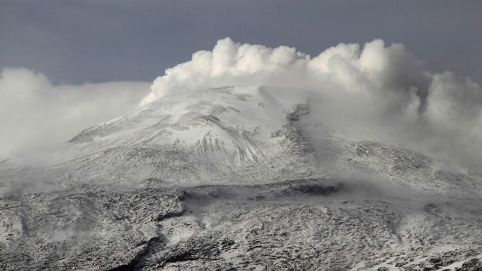 Jedna z najnebezpečnejších sopiek, ktorá vyhladila celá mesto, je znovu aktívna